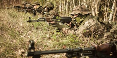 faili masked-soldiers-training-military-strategy-2021-08-26-15-43-42-utc.jpg allalaadimine